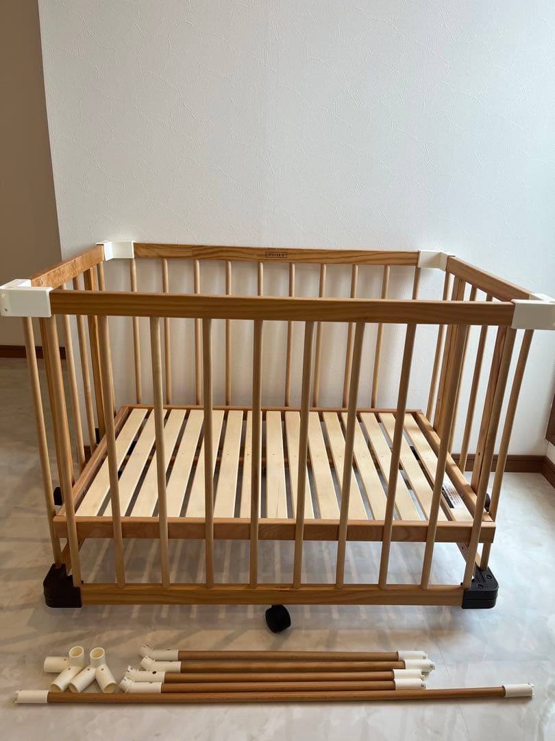 キャノピー付き★ファルスカ　ベビーベッド