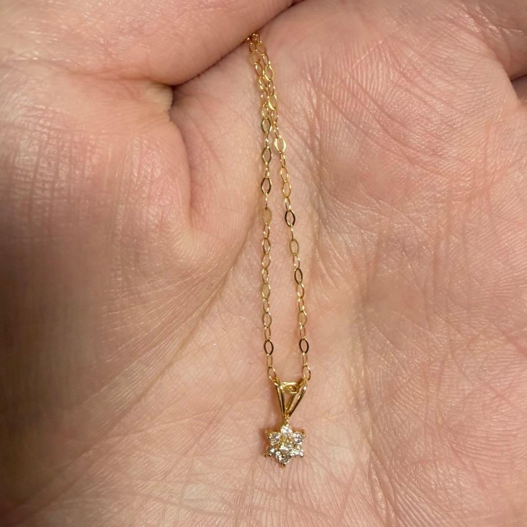 K18 ネックレス　ダイヤモンド　0.10ct 花モチーフ