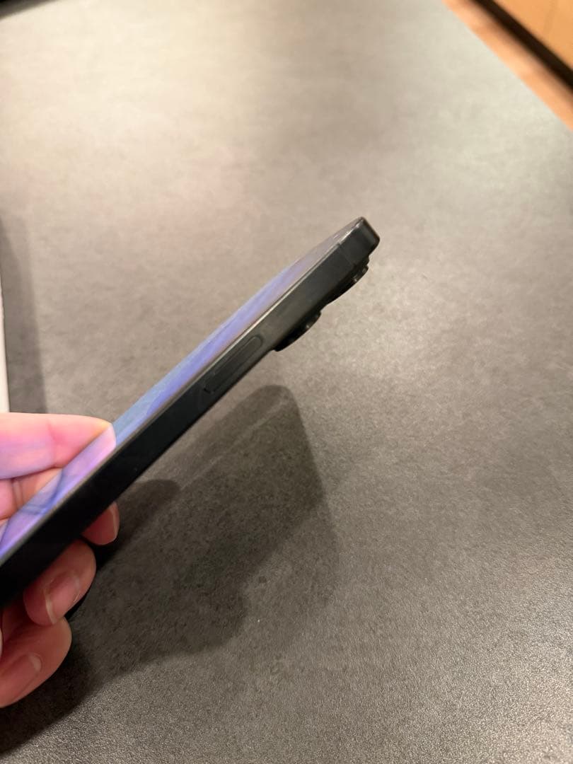 【極美品】Apple iPhone15Pro 本体　ブラックチタニウム