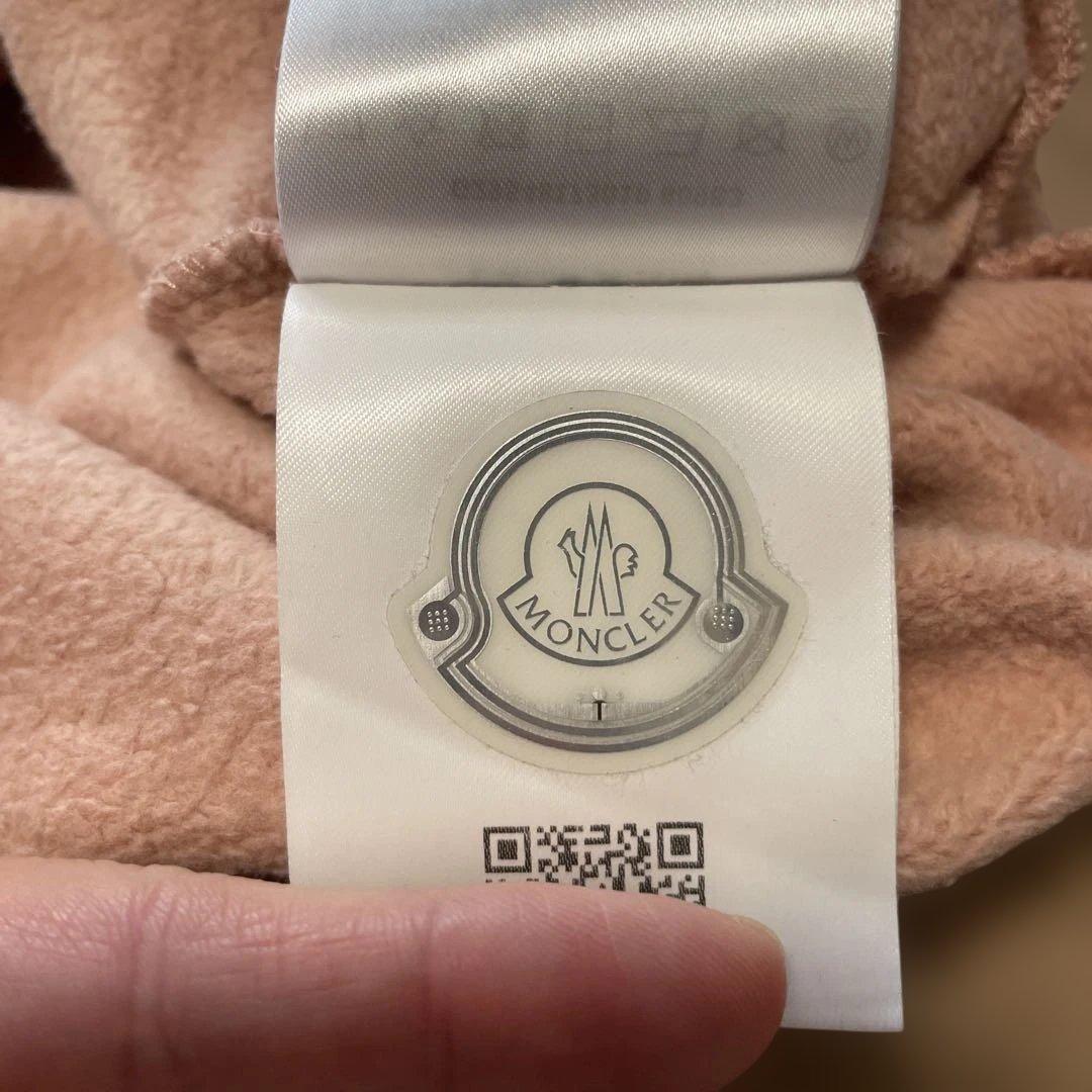ぷー　Moncler ピンク フード付きパーカー　トップス