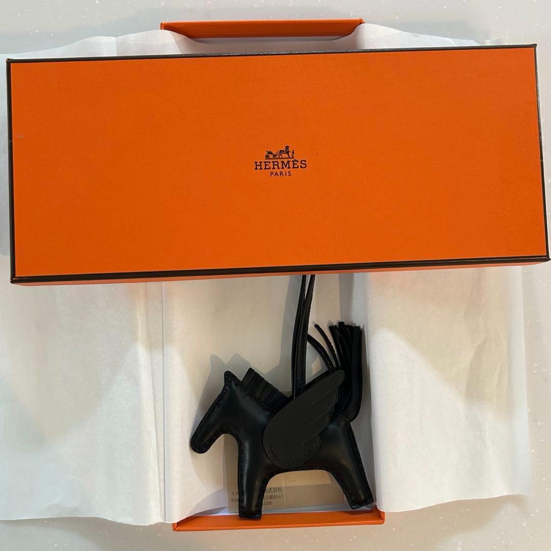 【美品】HERMES ペガサスチャーム　ソーブラック　B刻印