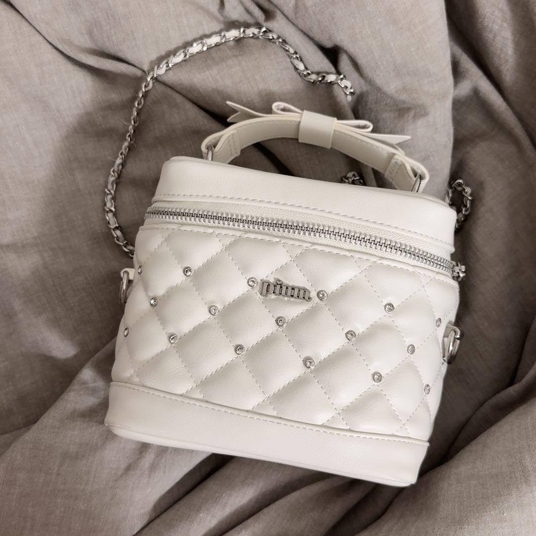 pium ビジューキルティングバニティバッグ 白