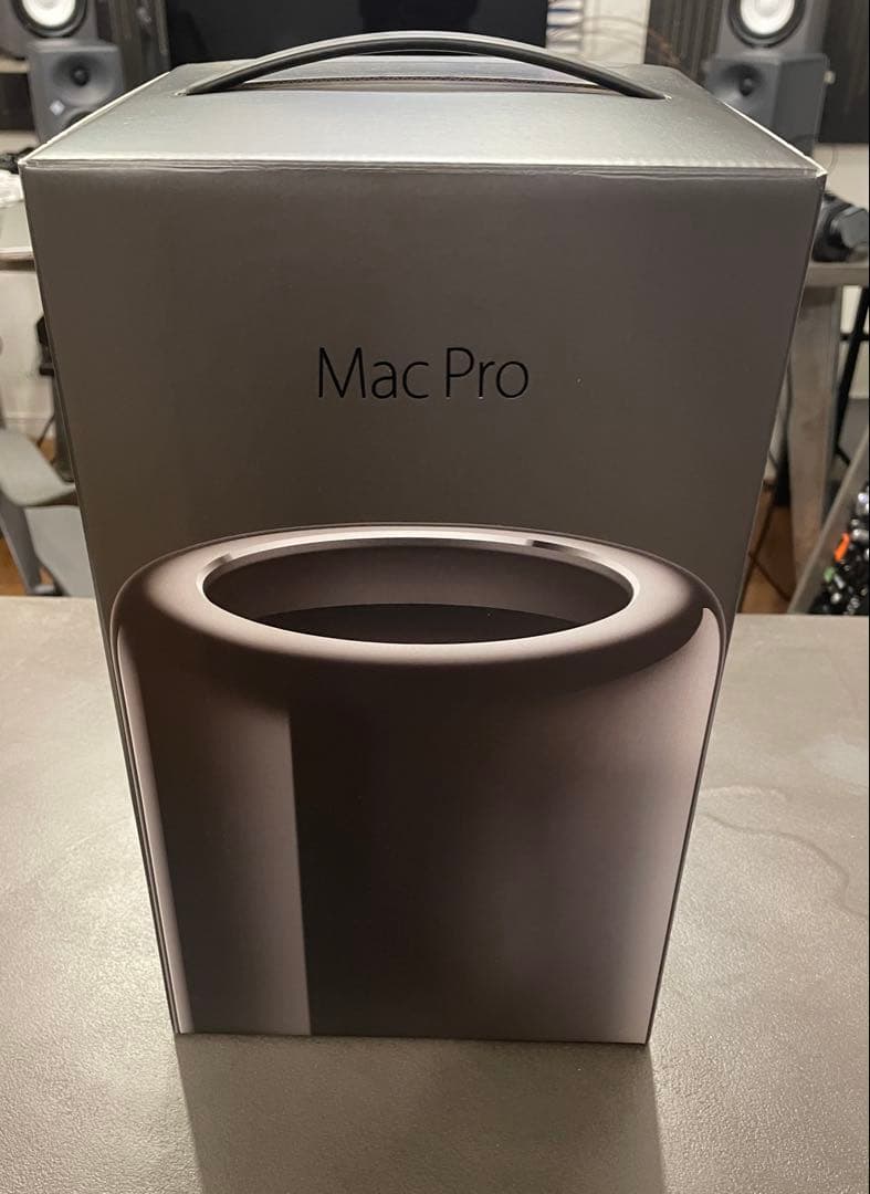 Apple Mac Pro 2013 本体