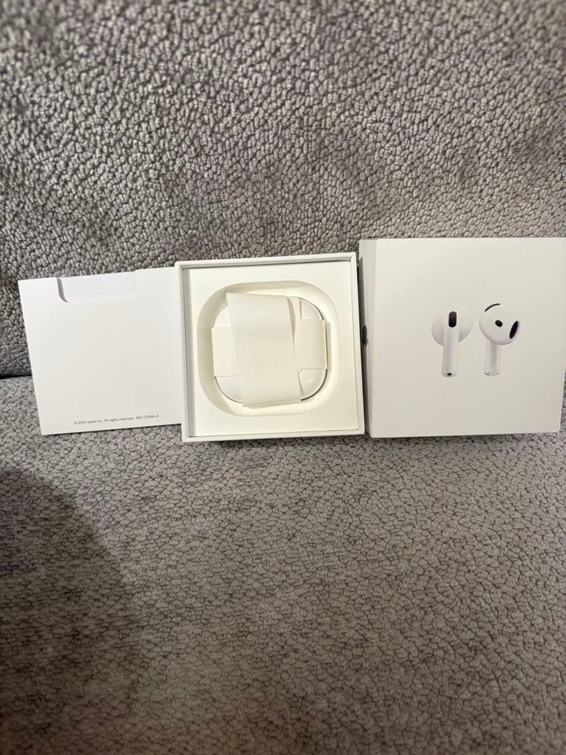 【極美品】AirPods 4（第4世代）ケース・右耳のみ・箱・おまけケース付