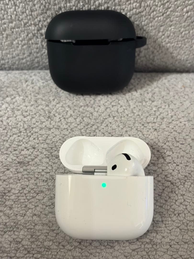 【極美品】AirPods 4（第4世代）ケース・右耳のみ・箱・おまけケース付