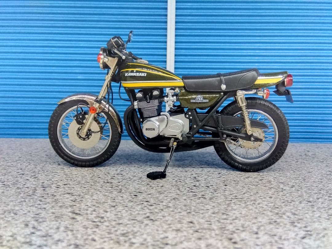 1/18ミニカー マルサン鉄馬 KAWASAKI 750RS カスタム キリン