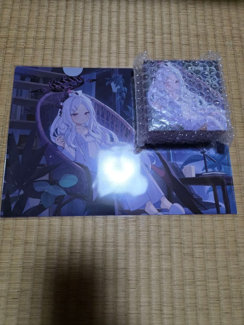 空崎ヒナ　イヤホン　ブルアカ　クリアファイル付き