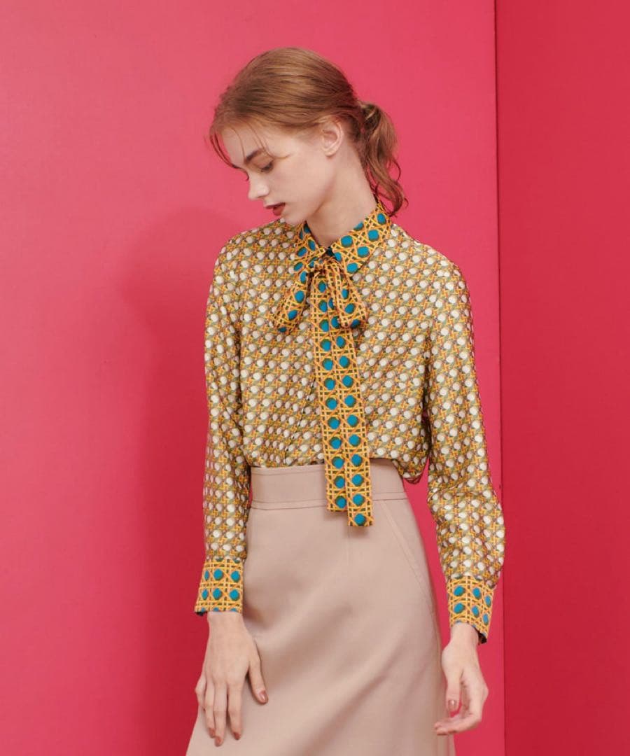 【新品未使用タグ付き】LOULOU WILLOUGHBYボウタイブラウスイエロー