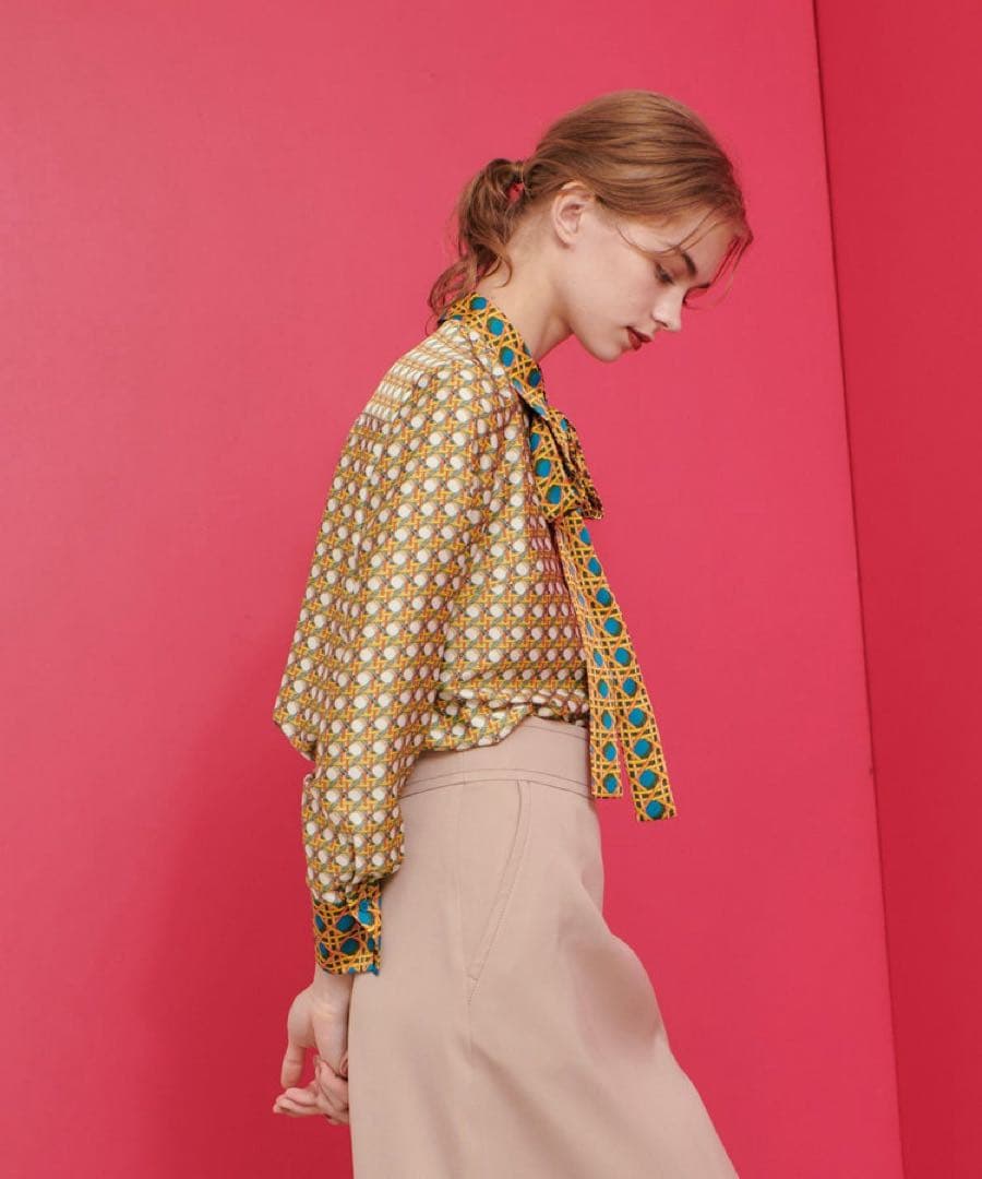 【新品未使用タグ付き】LOULOU WILLOUGHBYボウタイブラウスイエロー