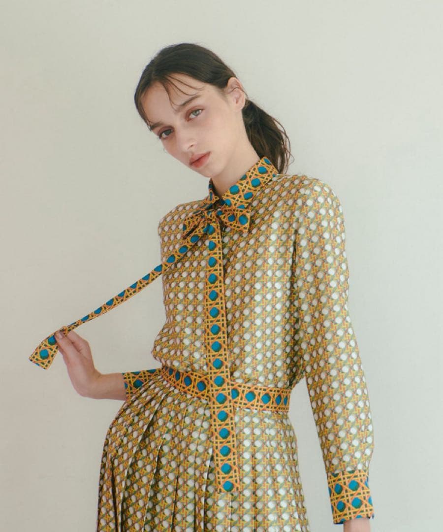 【新品未使用タグ付き】LOULOU WILLOUGHBYボウタイブラウスイエロー