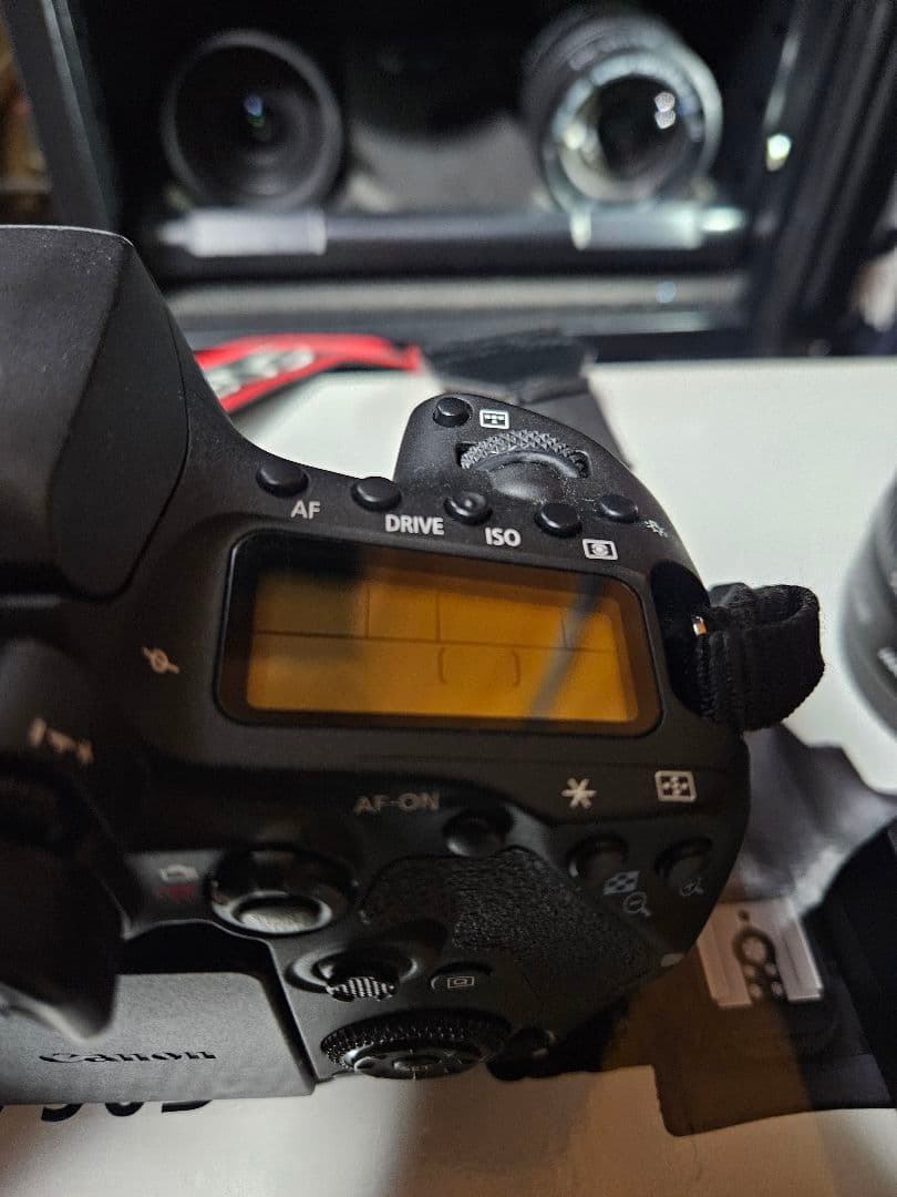 Canon EOS 90D デジタル一眼レフ 本体　レンズ付き