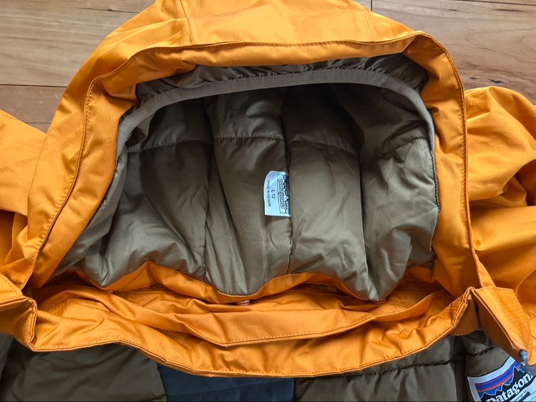 パタゴニア キッズスノーウェア　ジャケット　サイズＬ12
