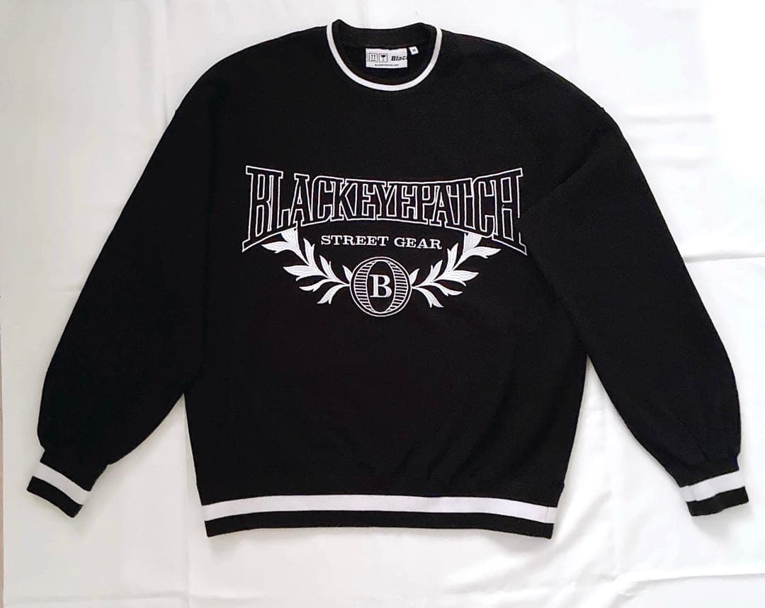 即完売品 ブラックアイパッチ カレッジロゴ 刺繍 トレーナー スウェット