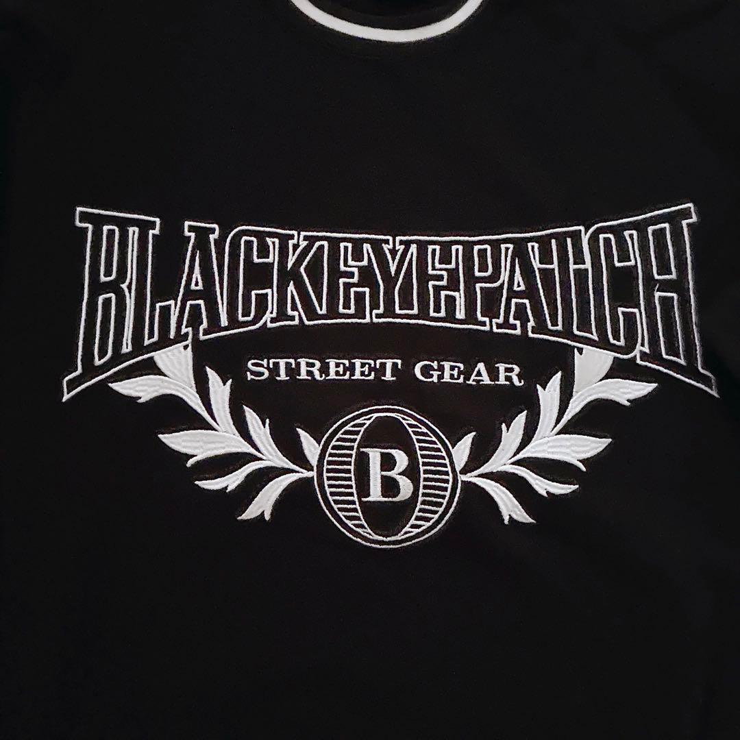 即完売品 ブラックアイパッチ カレッジロゴ 刺繍 トレーナー スウェット