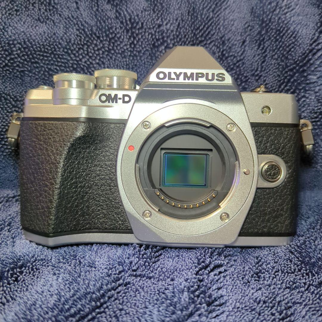 デジタルカメラ OM-D E-M10 Mark III OLYMPUS 25mm f1.8