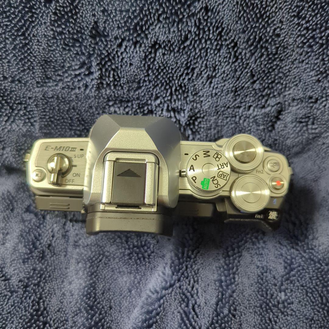 デジタルカメラ OM-D E-M10 Mark III OLYMPUS 25mm f1.8