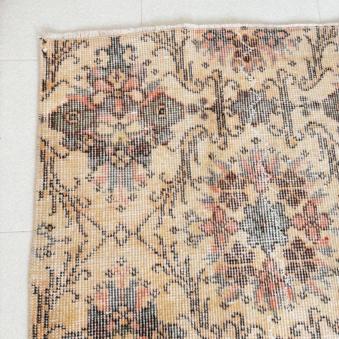 あかさたなトルコ　ヴィンテージラグ　ベージュ　クラシカル