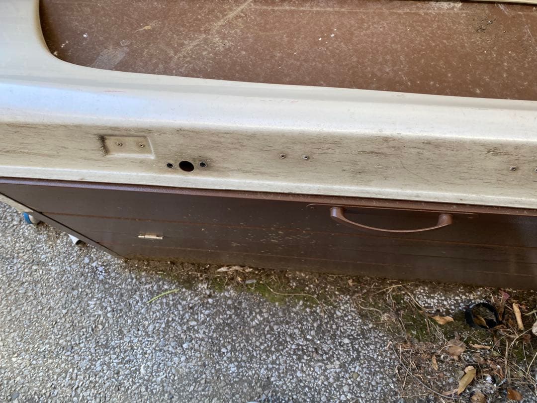 S14前期シルビアの純正型の左右のサイドスカート