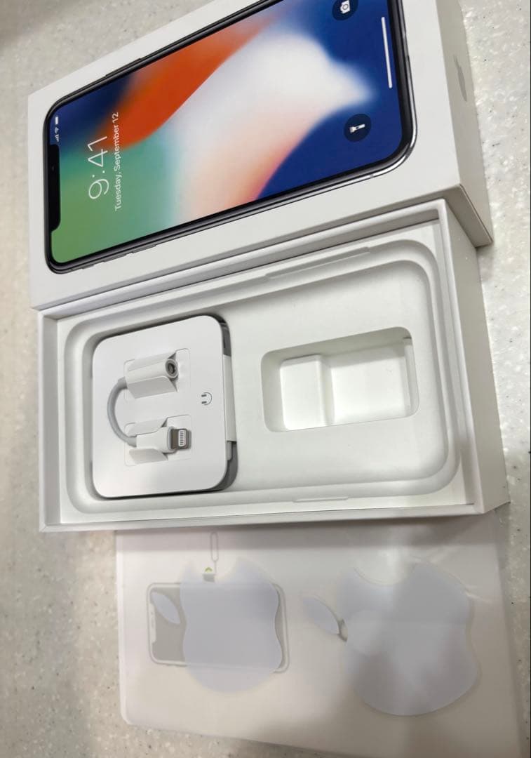 iPhoneX 64GB バッテリー100% SIMフリー　箱つき