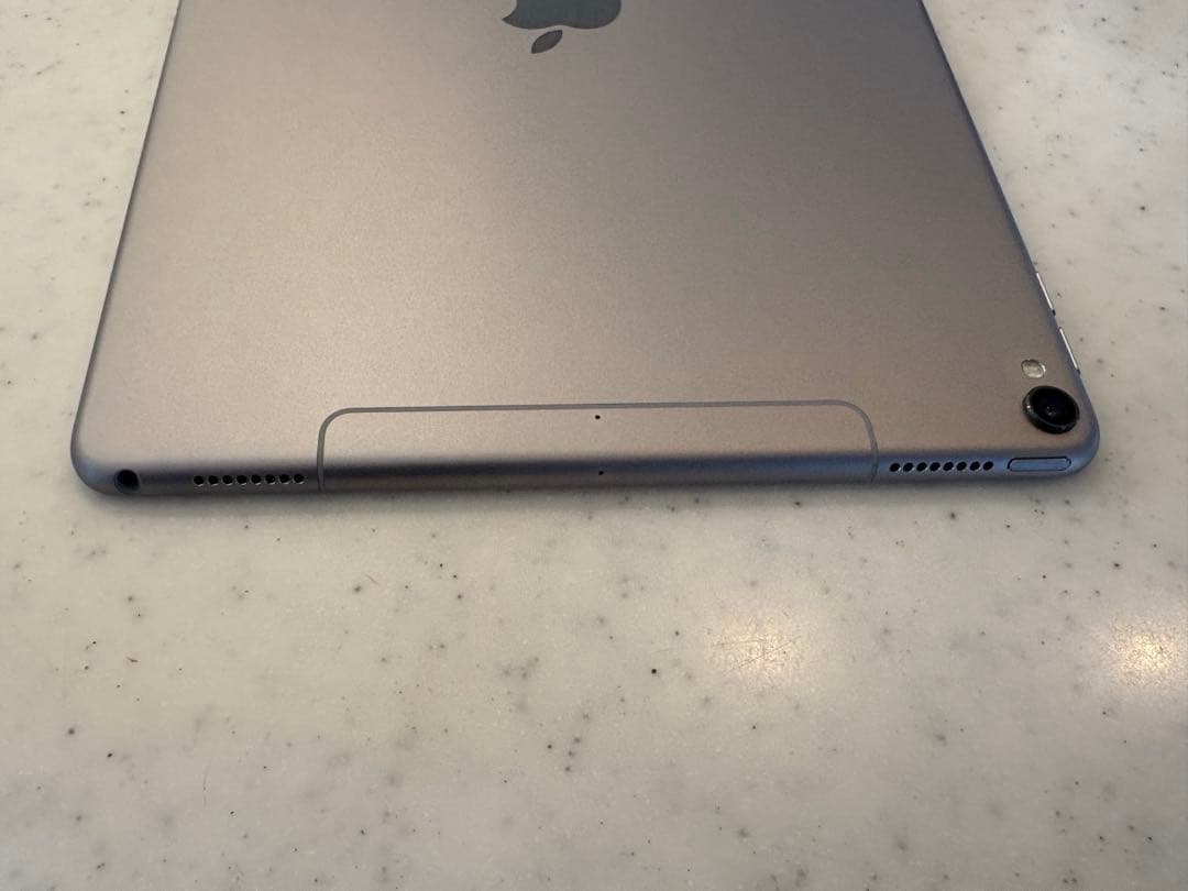 iPad Pro 10.5 セルラー スペースグレイ64GB SIMフリー93%