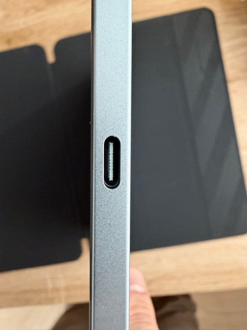 iPad AirM2 11インチWi-Fiモデル128GB 本体+ケース等おまけ