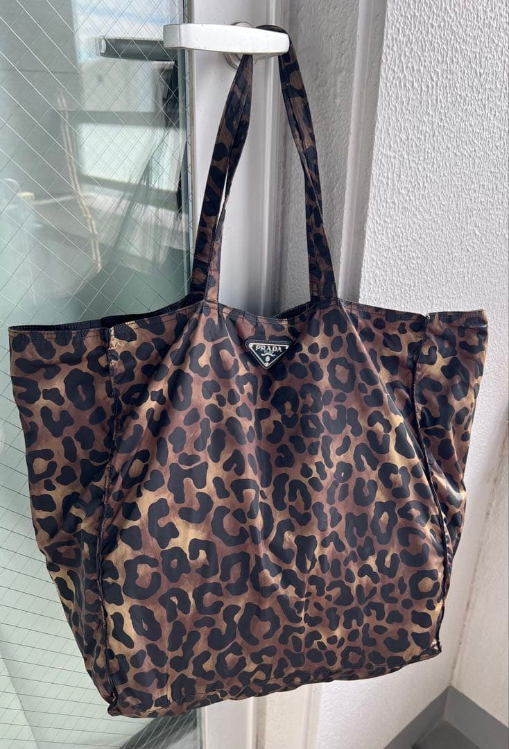 PRADA 折りたたみナイロントートバッグ