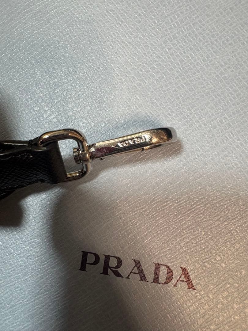 確実正規品　PRADAスマートフォンケース　本日のみの値下げ