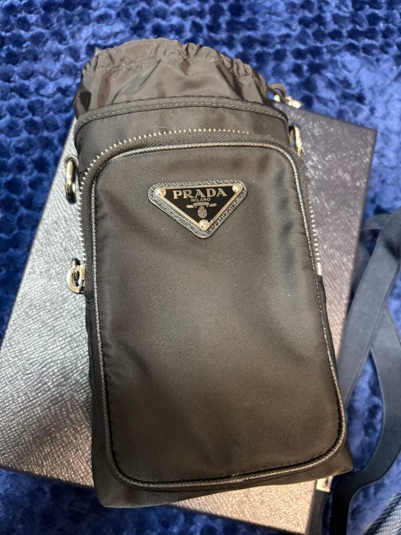 確実正規品　PRADAスマートフォンケース　本日のみの値下げ