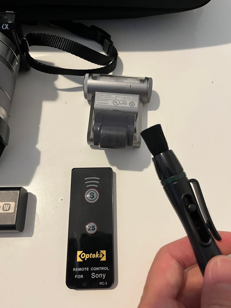 ピンクの猫　SONY NEX-5N 18-55mmレンズバッグフラッシュ