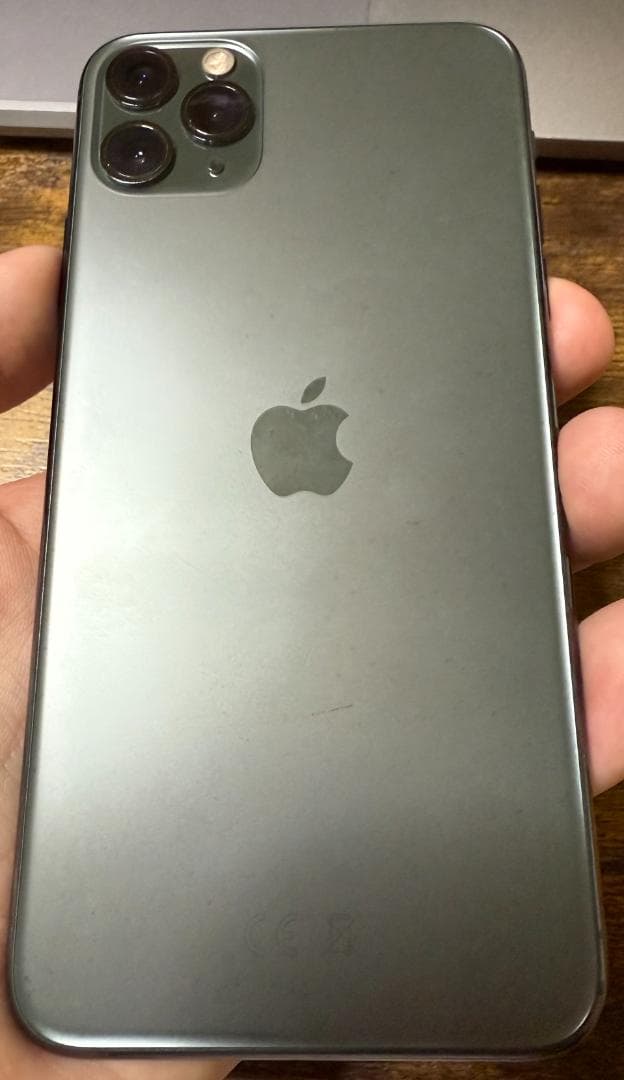 メ*ガ様 iPhone11 Pro Max 256GBミッドナイトグリーン※充電