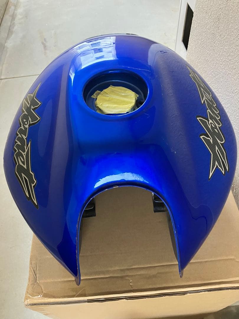 ホンダ　ホーネット250 ガソリンタンク【中期〜後期用】