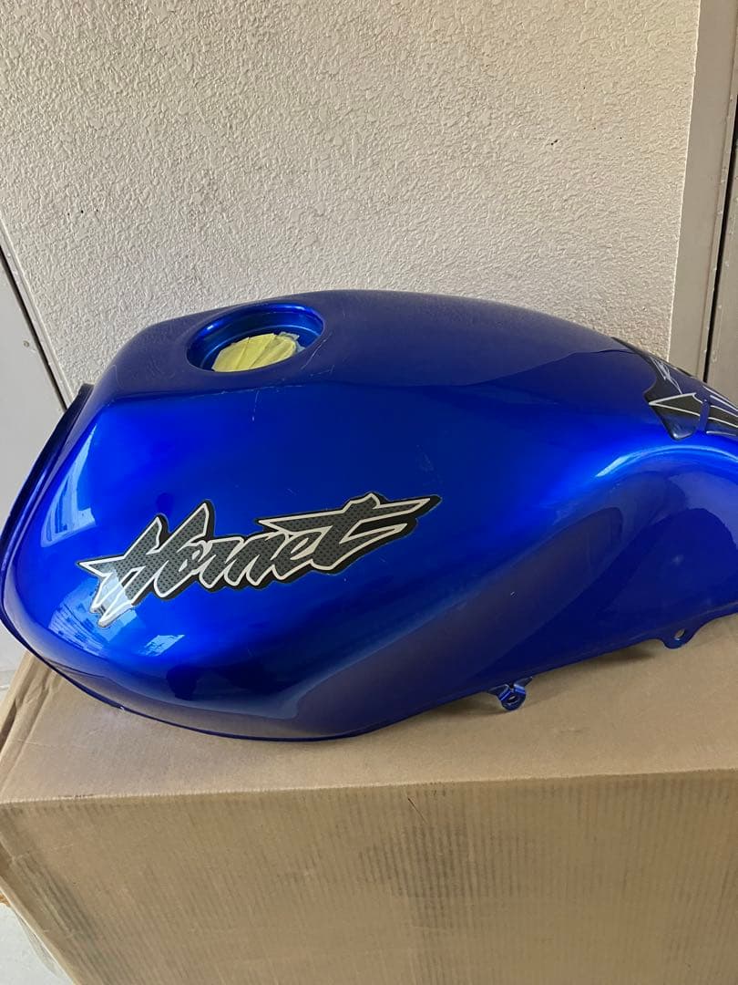 ホンダ　ホーネット250 ガソリンタンク【中期〜後期用】