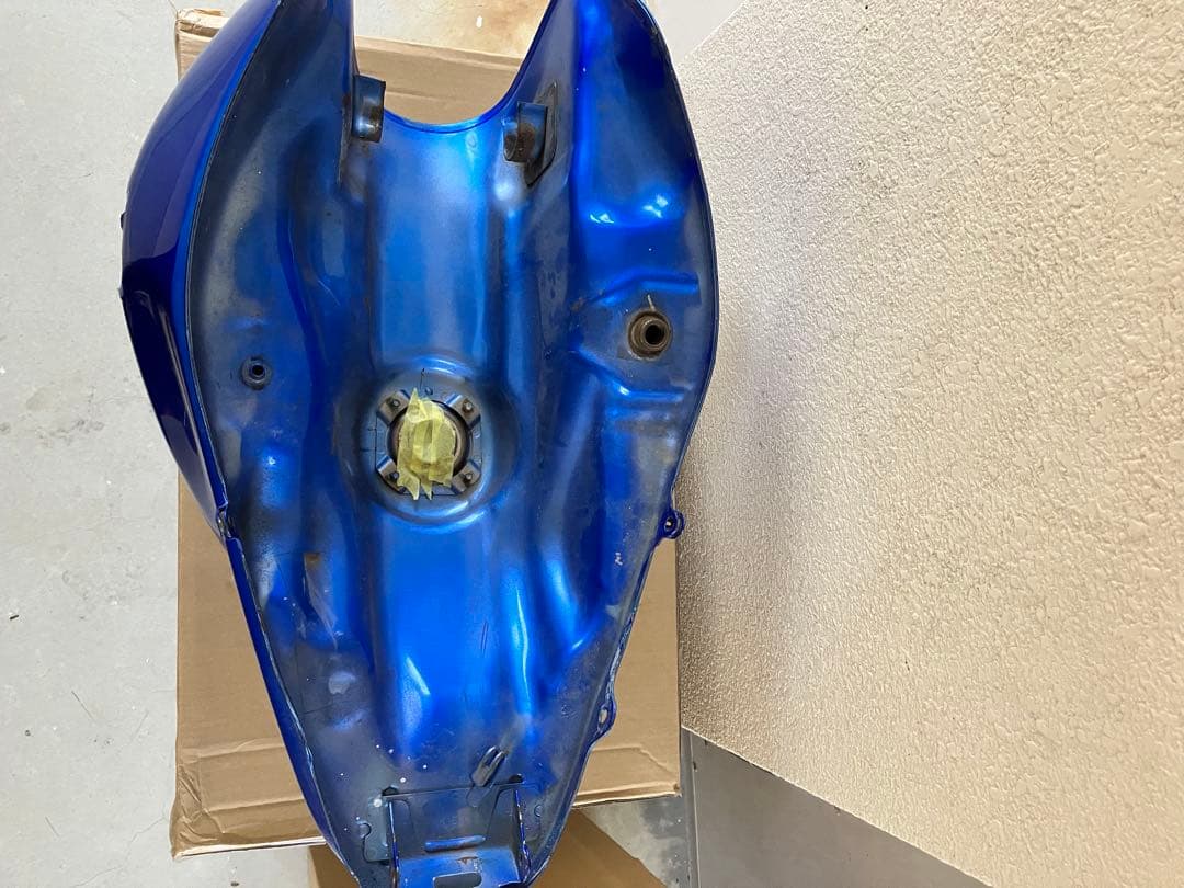 ホンダ　ホーネット250 ガソリンタンク【中期〜後期用】