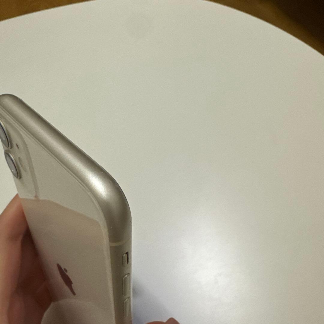 美品　iPhone11 本体　128GB ホワイト