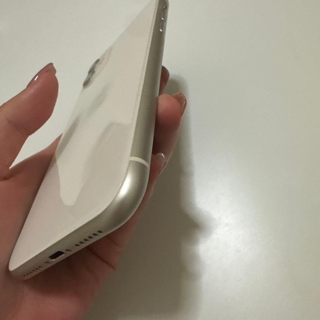 美品　iPhone11 本体　128GB ホワイト
