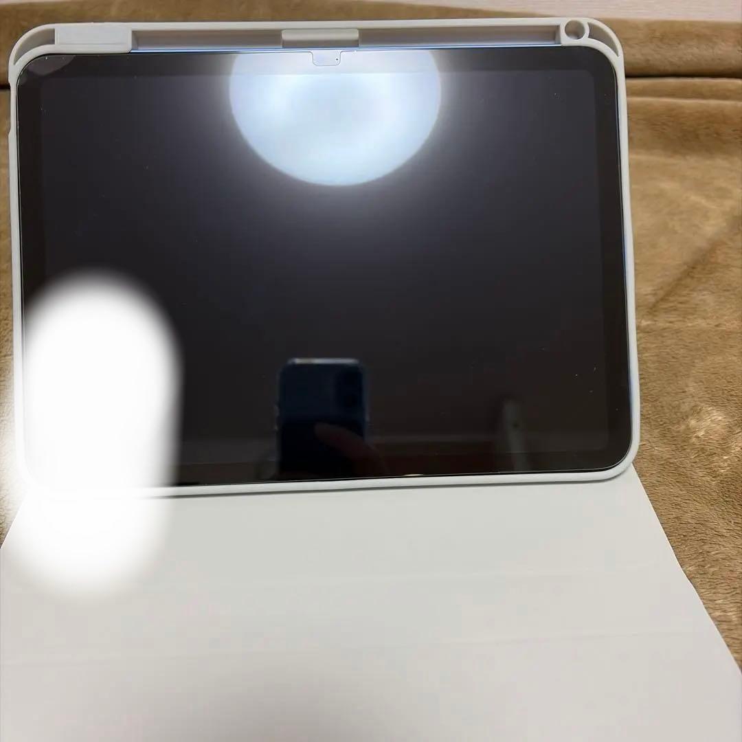 Apple iPad 第10世代10.9インチ 本体 カバー付き