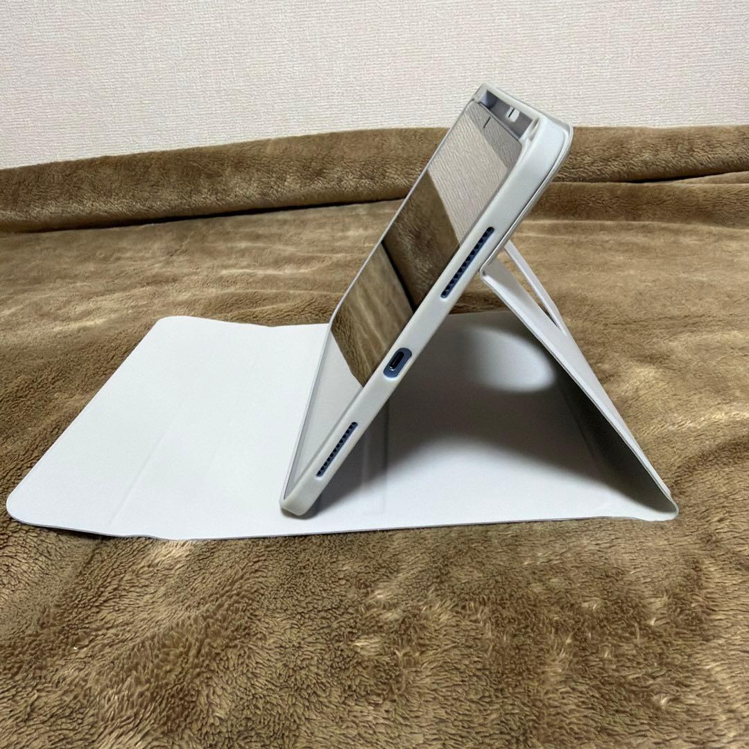 Apple iPad 第10世代10.9インチ 本体 カバー付き