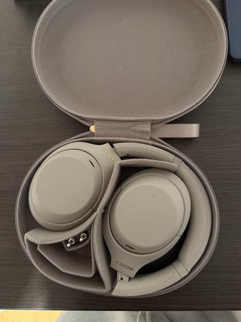 SONY WH-1000XM4 ケース付き