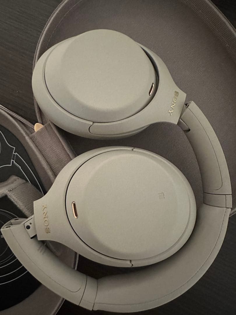 SONY WH-1000XM4 ケース付き