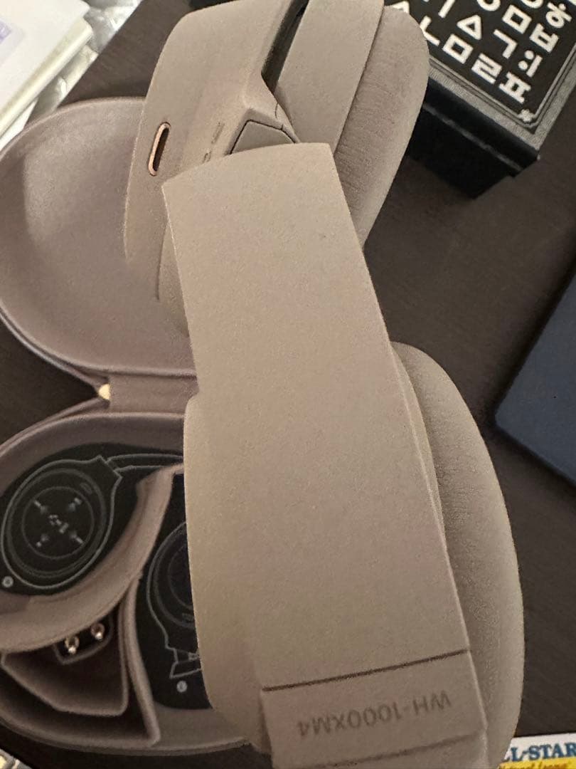 SONY WH-1000XM4 ケース付き