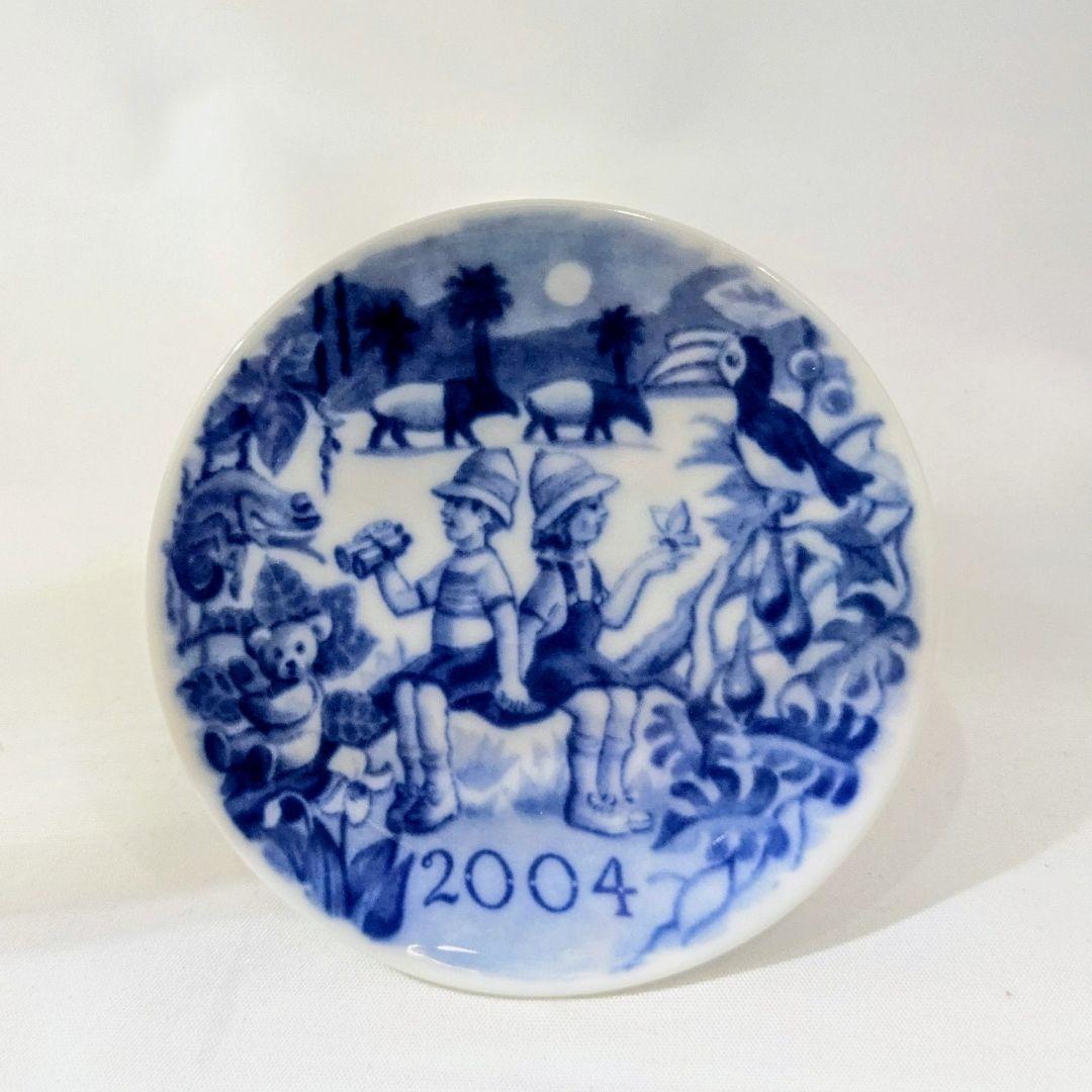 R コペンハーゲン　ミレニアム2004年プレート　フィギュリン2体　プラケット