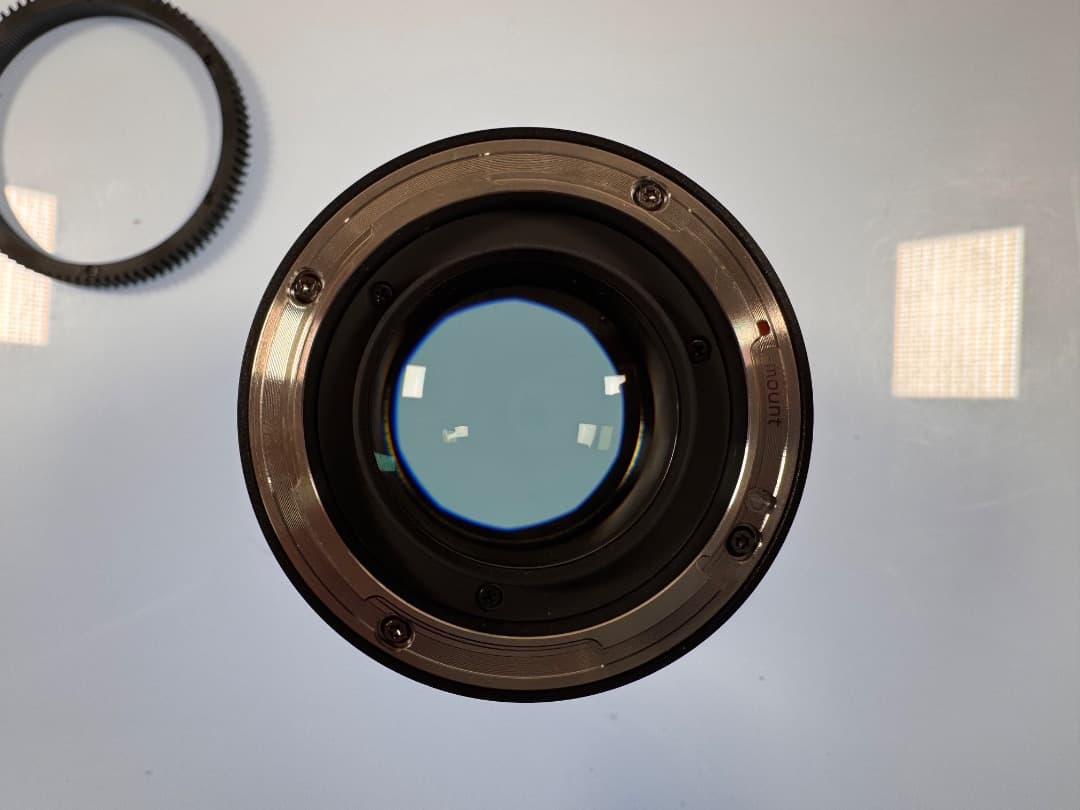 SIRUI 35mm F1.8 1.33x アナモルフィックレンズ（Lマウント）