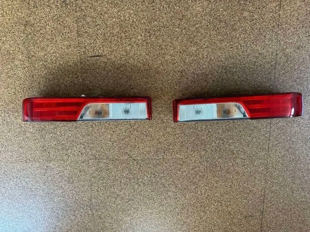 エブリィワゴンda17w 純正テールランプ新車外し①