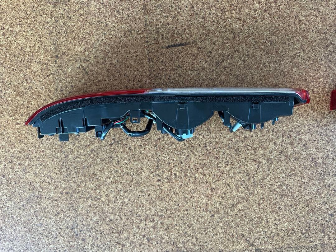 エブリィワゴンda17w 純正テールランプ新車外し①