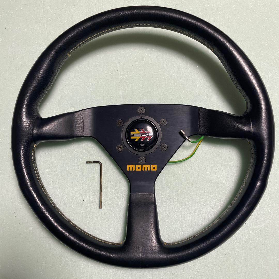 MOMOステアリング(TYP V35 KBA70068)