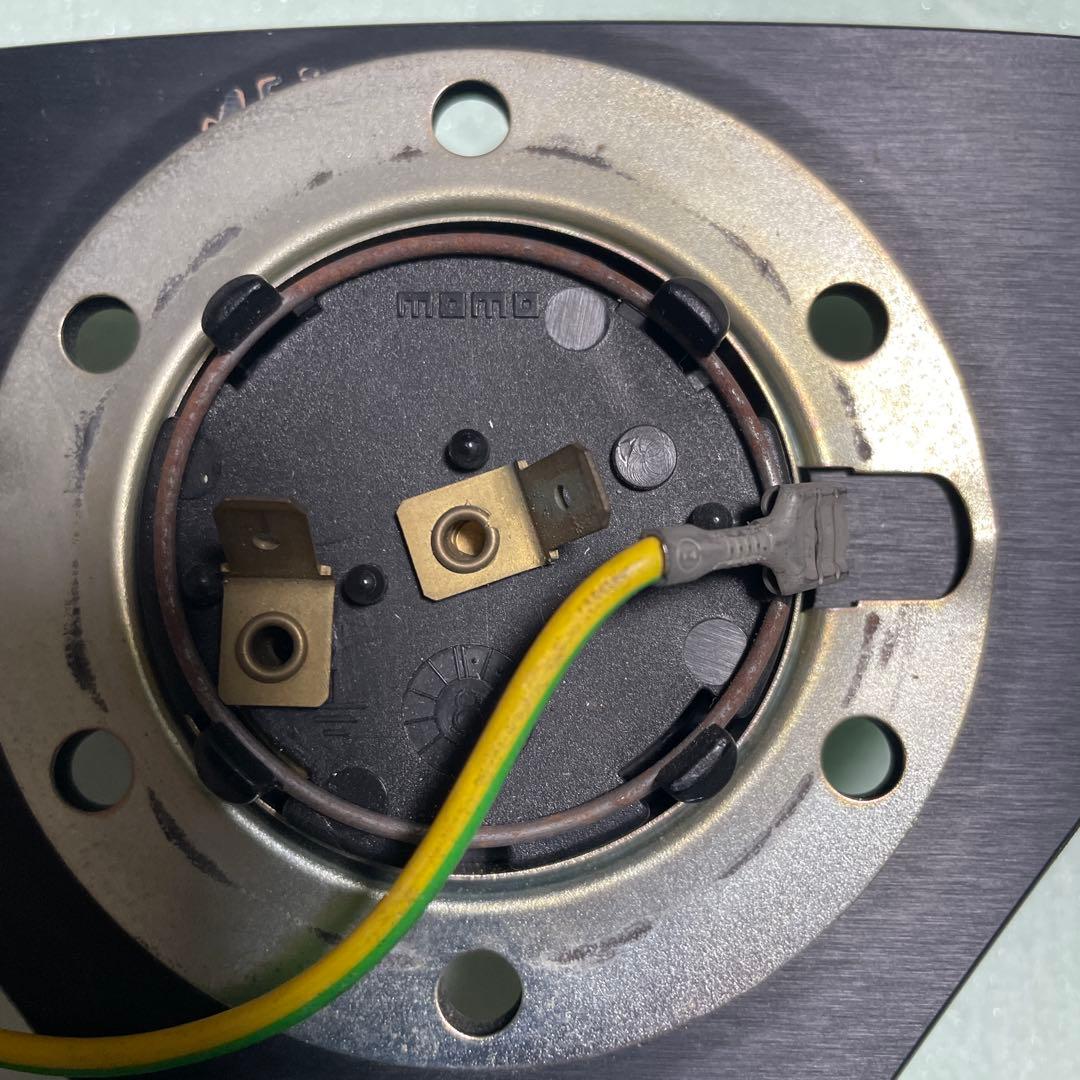 MOMOステアリング(TYP V35 KBA70068)