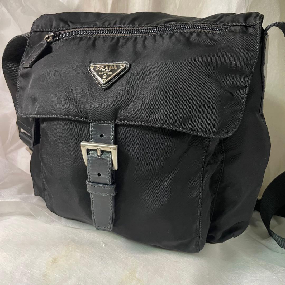 PRADAプラダ 三角ロゴ　ショルダーバッグ　カード付き