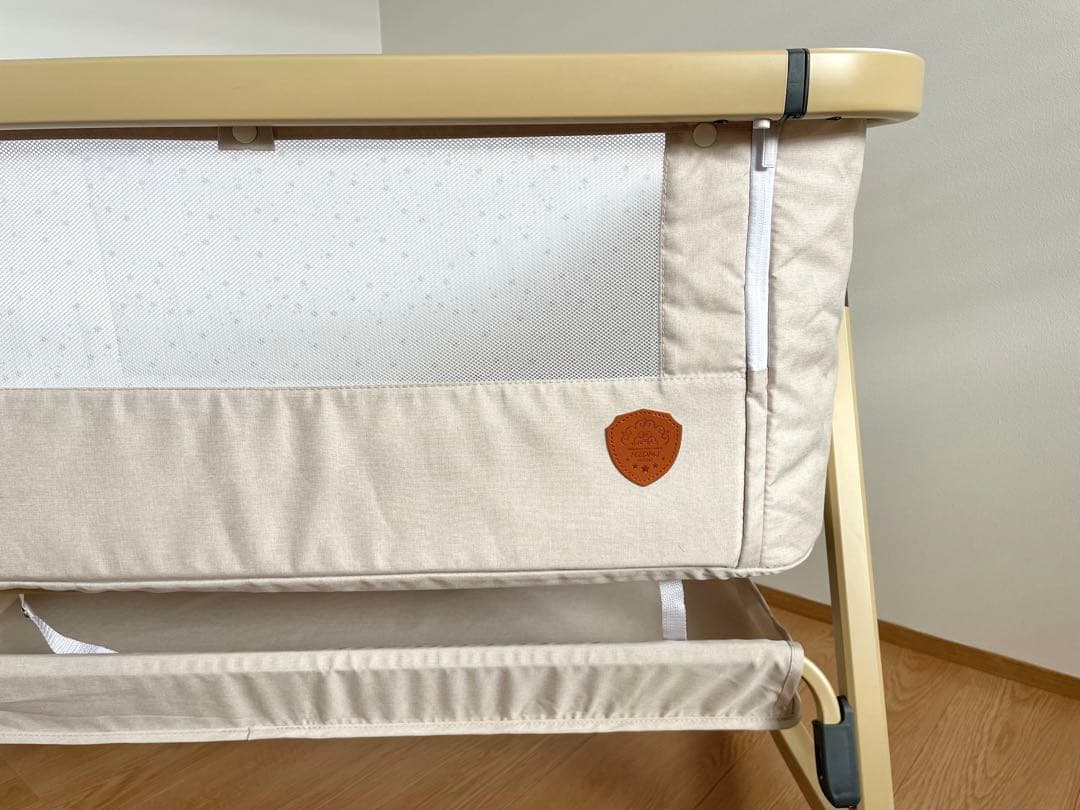 【美品】hzdmjベビーベッド　カーキ