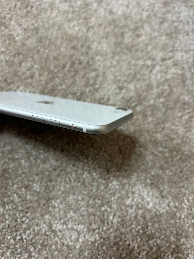 iPhone SE(第2世代) SIMフリー 64GB ※ホームボタン故障