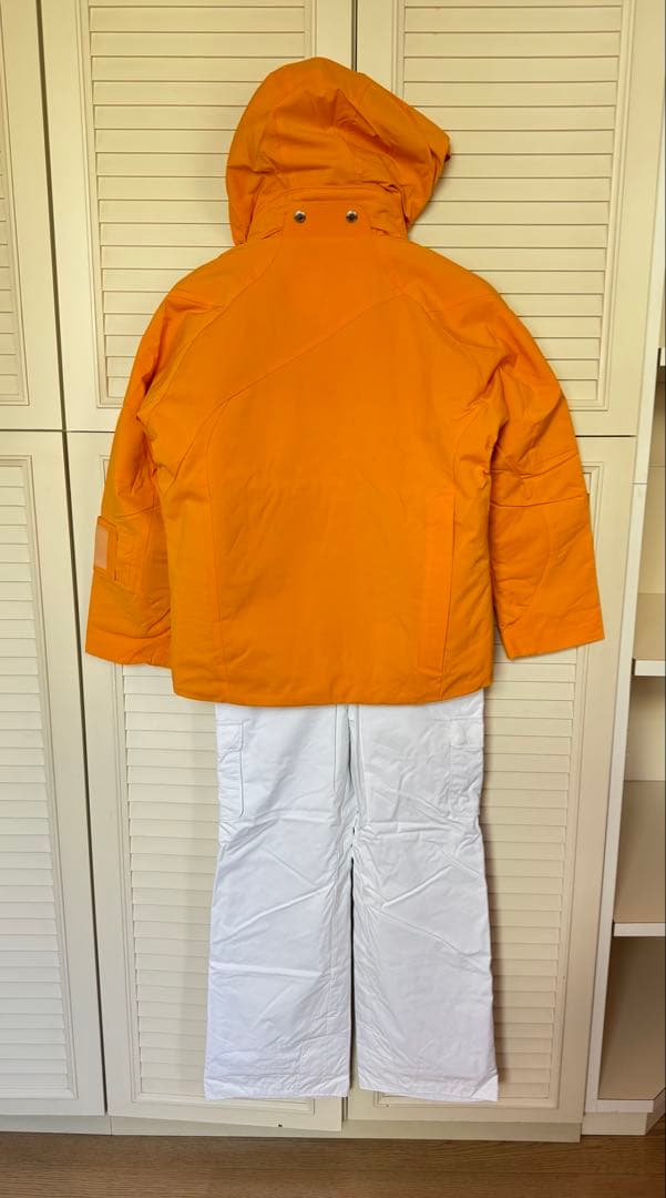 DESCENTE スキーウェア 新品　上下タグ付